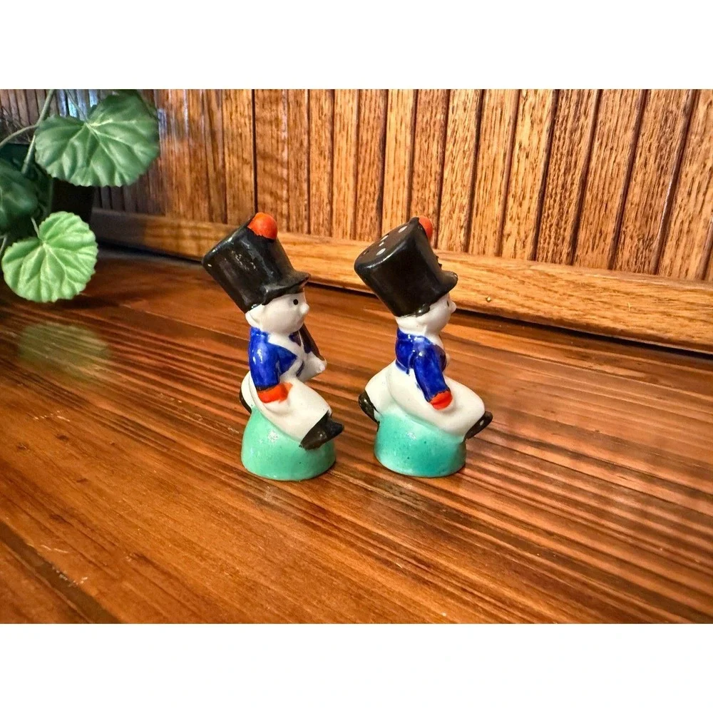 Vintage Japan Toy Soldier Salt Pepper Shakers Military Guards Pair Corks